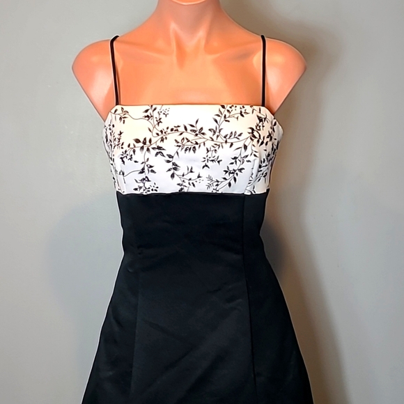 Vintage Prom Dress Gown 90s Corset‎ Lace Up Back Y2K Black White Whimsical - Picture 11 of 12